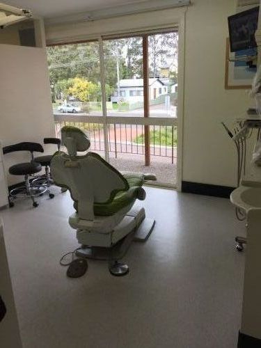 Strong Chris W Dr - Dentists Australia 5
